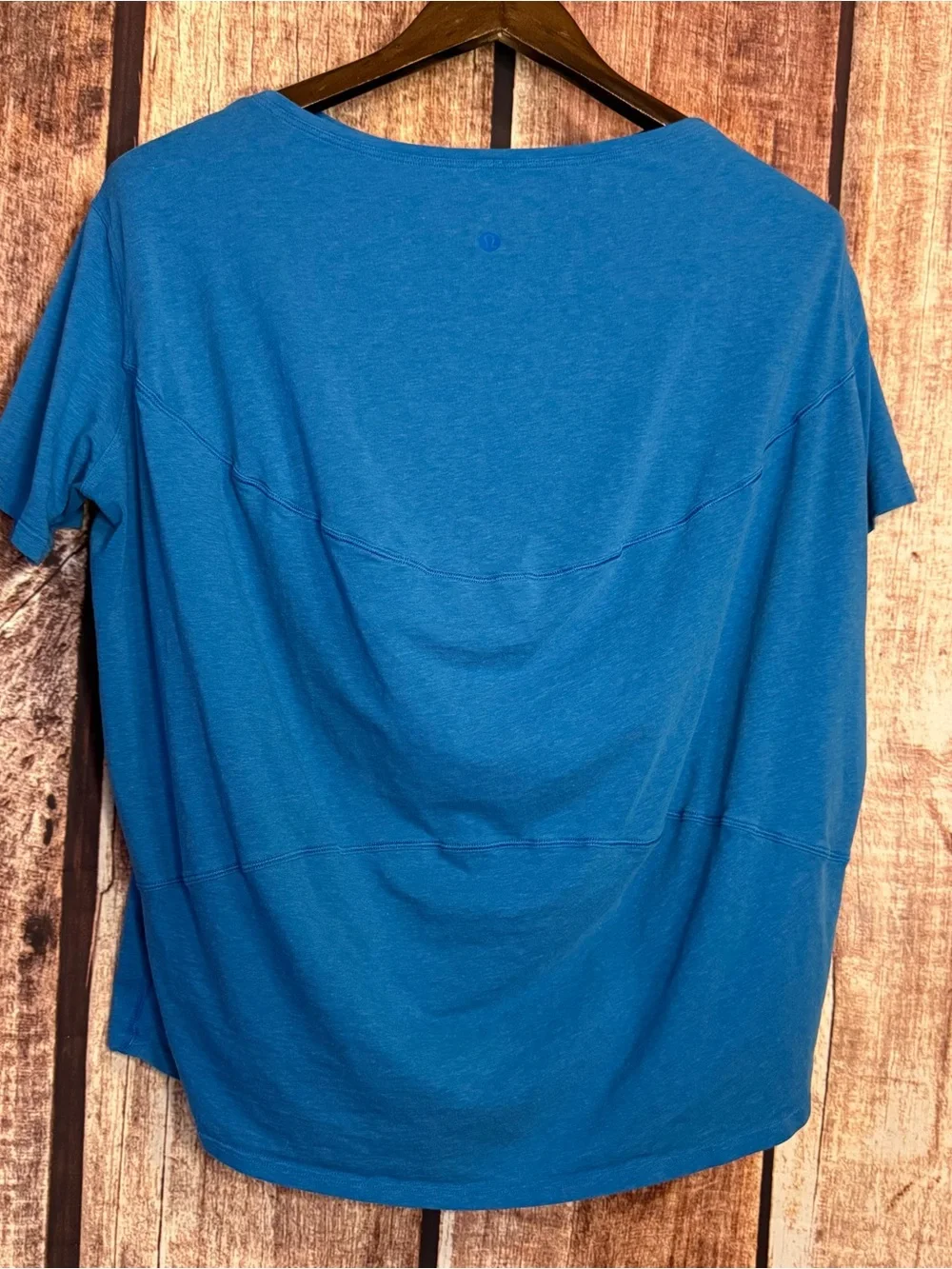 lululemon back in action Short Sleeve Tee